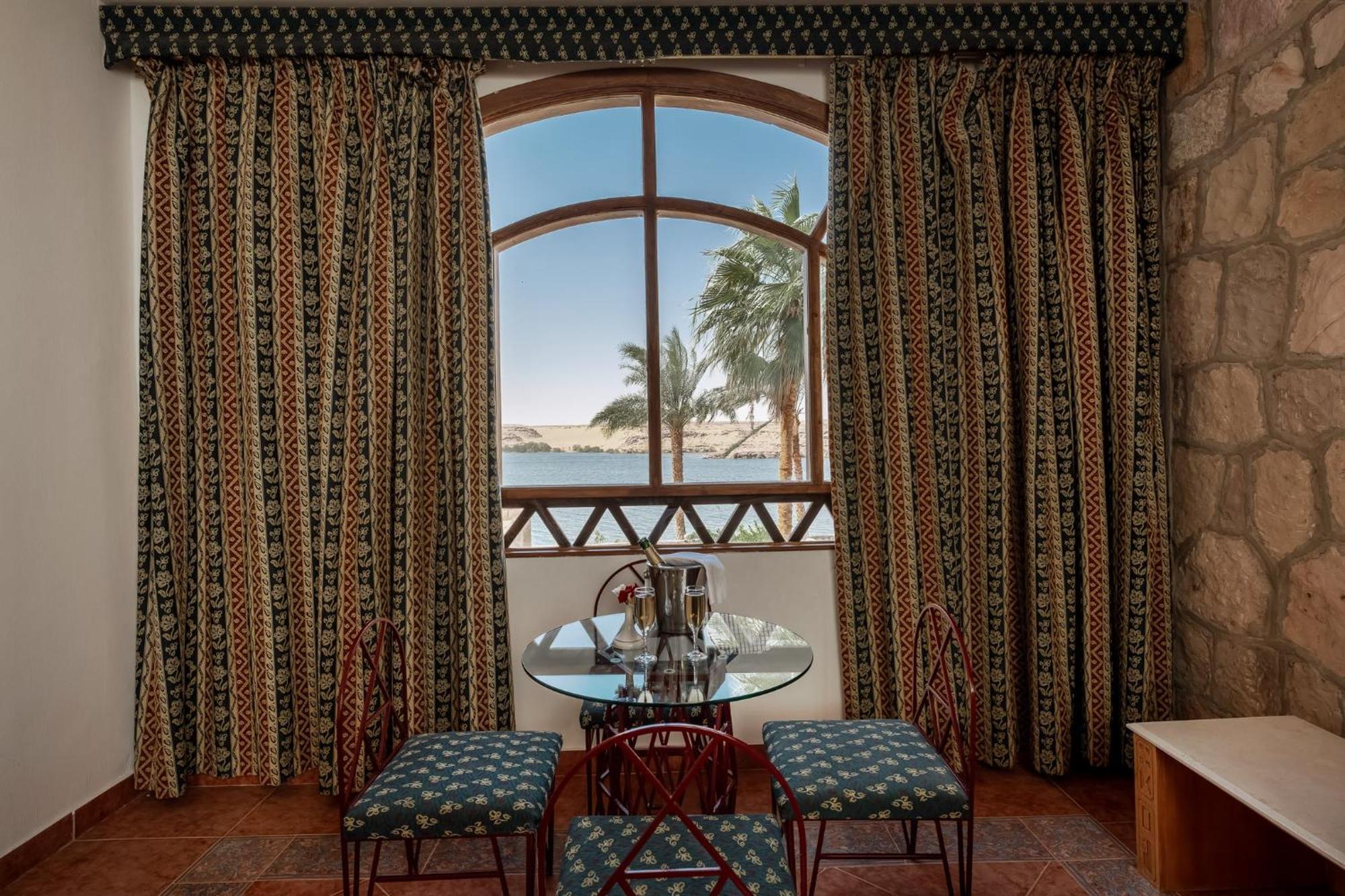 Seti Abu Simbel Lake Resort ภายนอก รูปภาพ