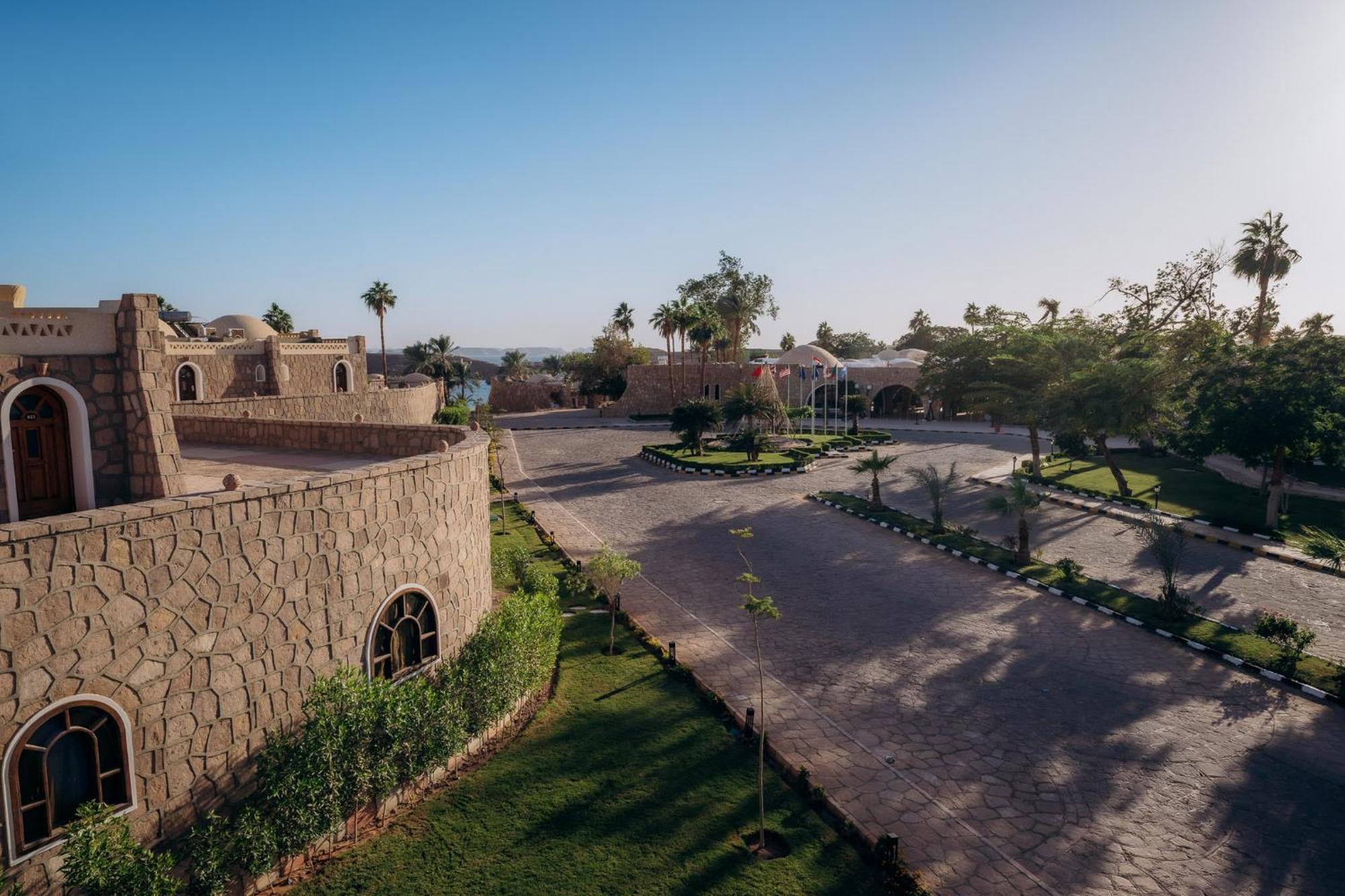 Seti Abu Simbel Lake Resort ภายนอก รูปภาพ