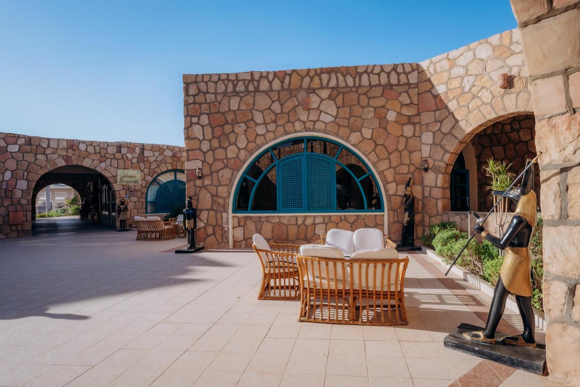 Seti Abu Simbel Lake Resort ภายนอก รูปภาพ