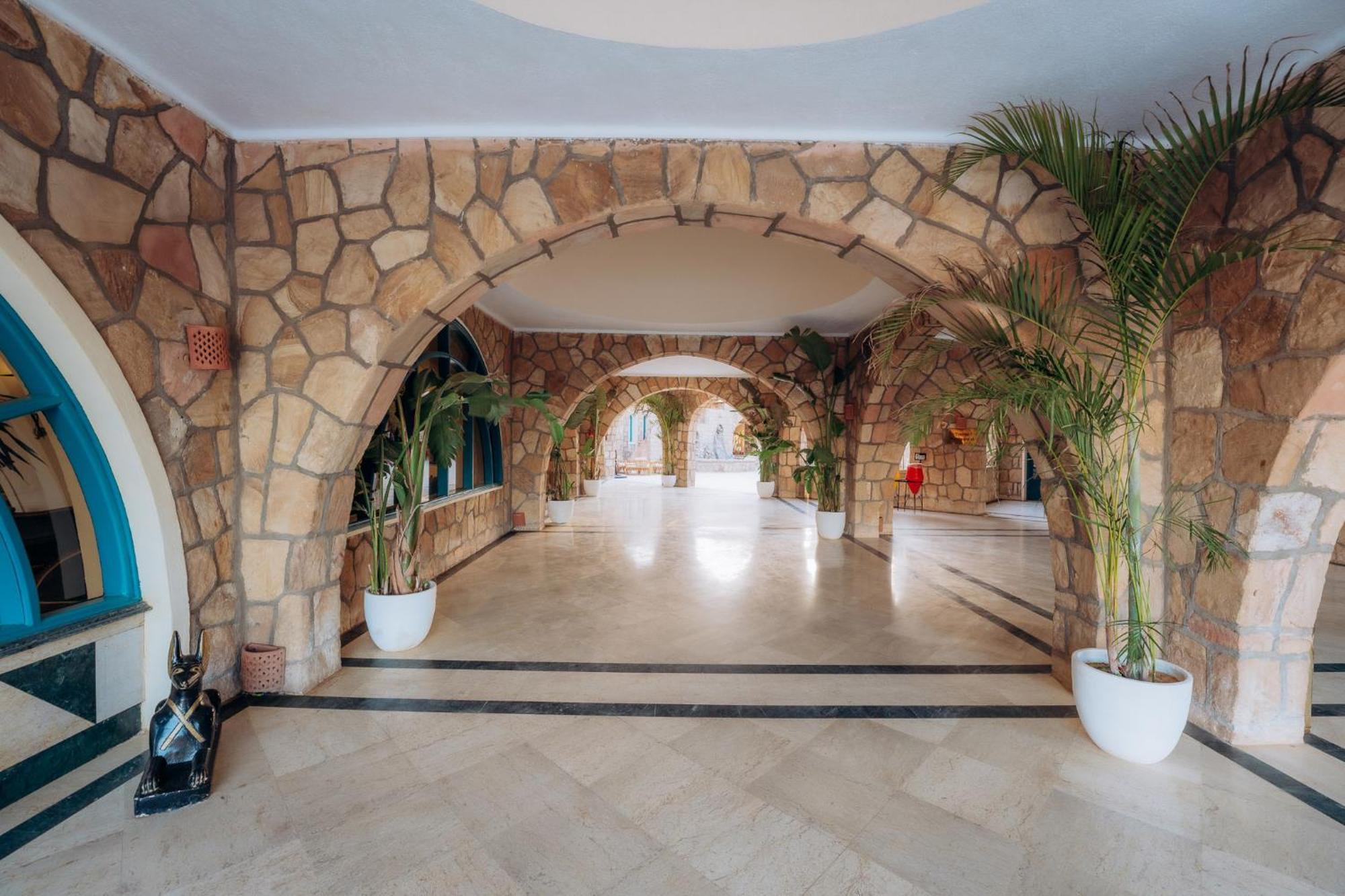 Seti Abu Simbel Lake Resort ภายนอก รูปภาพ