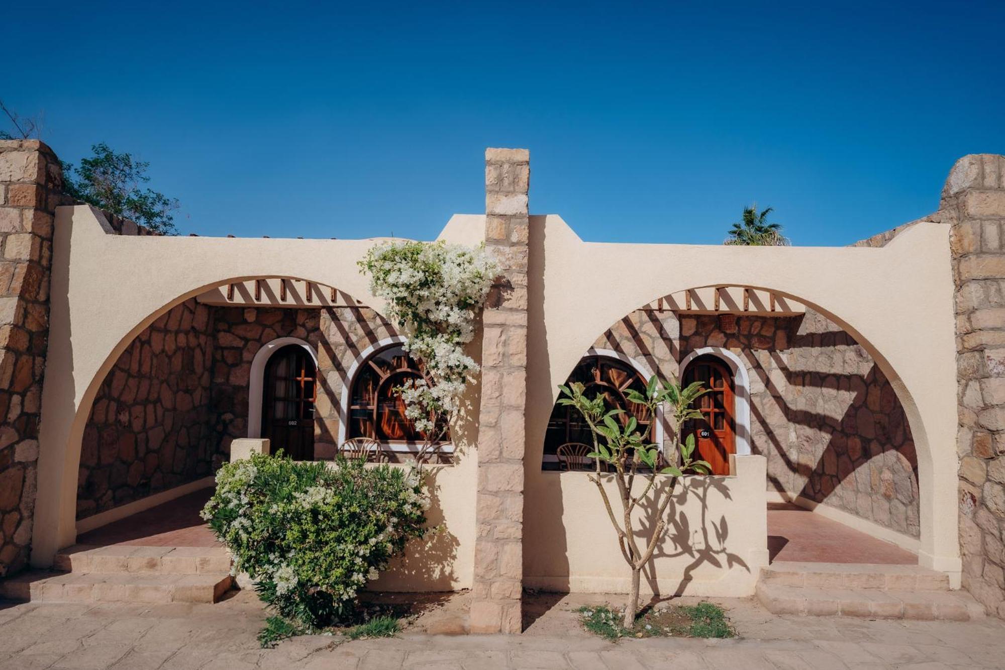 Seti Abu Simbel Lake Resort ภายนอก รูปภาพ