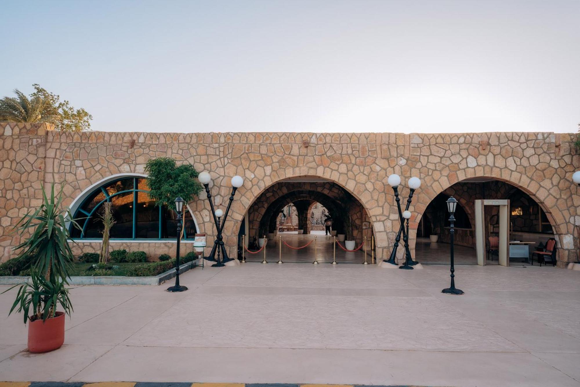 Seti Abu Simbel Lake Resort ภายนอก รูปภาพ