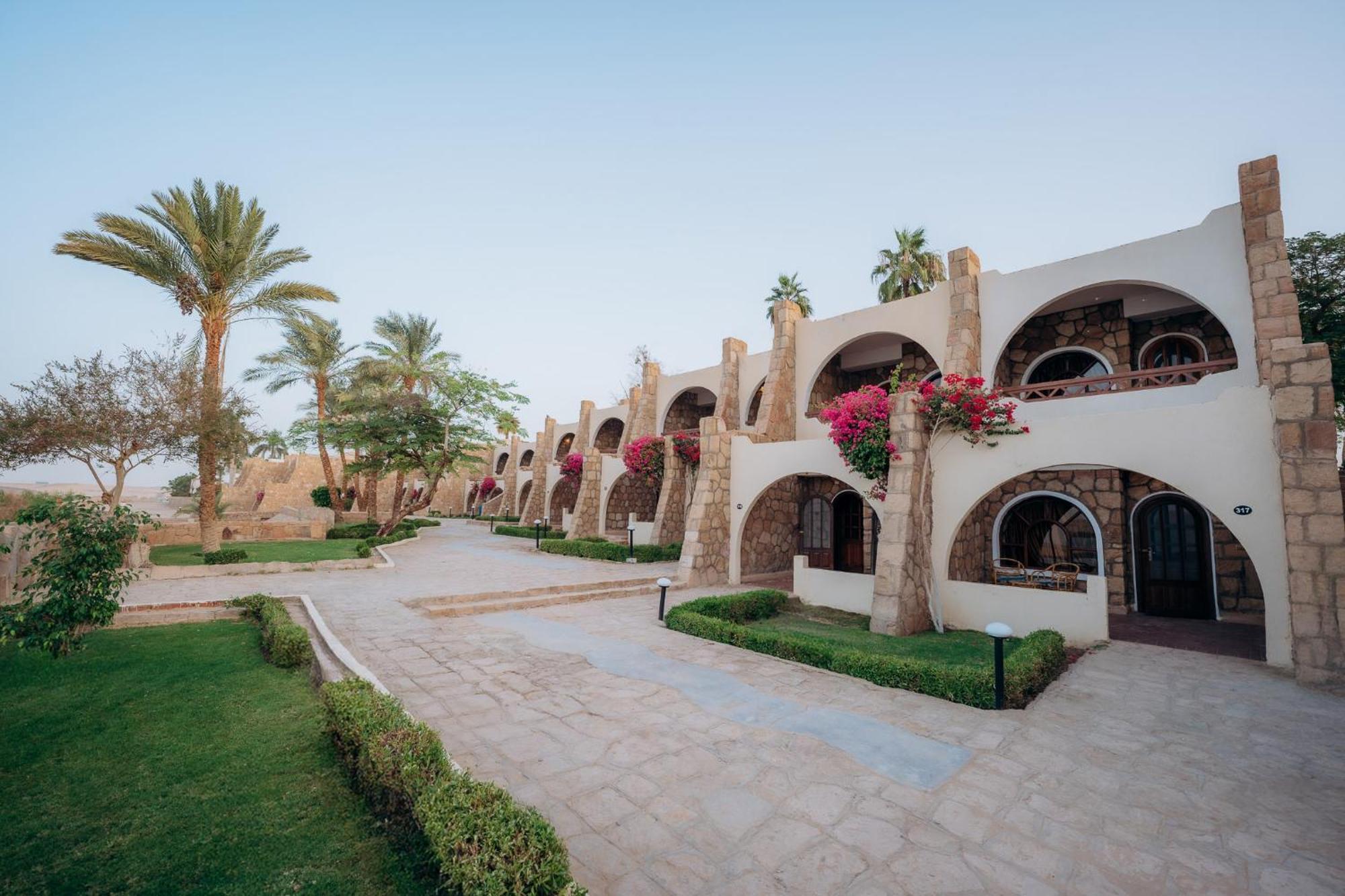 Seti Abu Simbel Lake Resort ภายนอก รูปภาพ