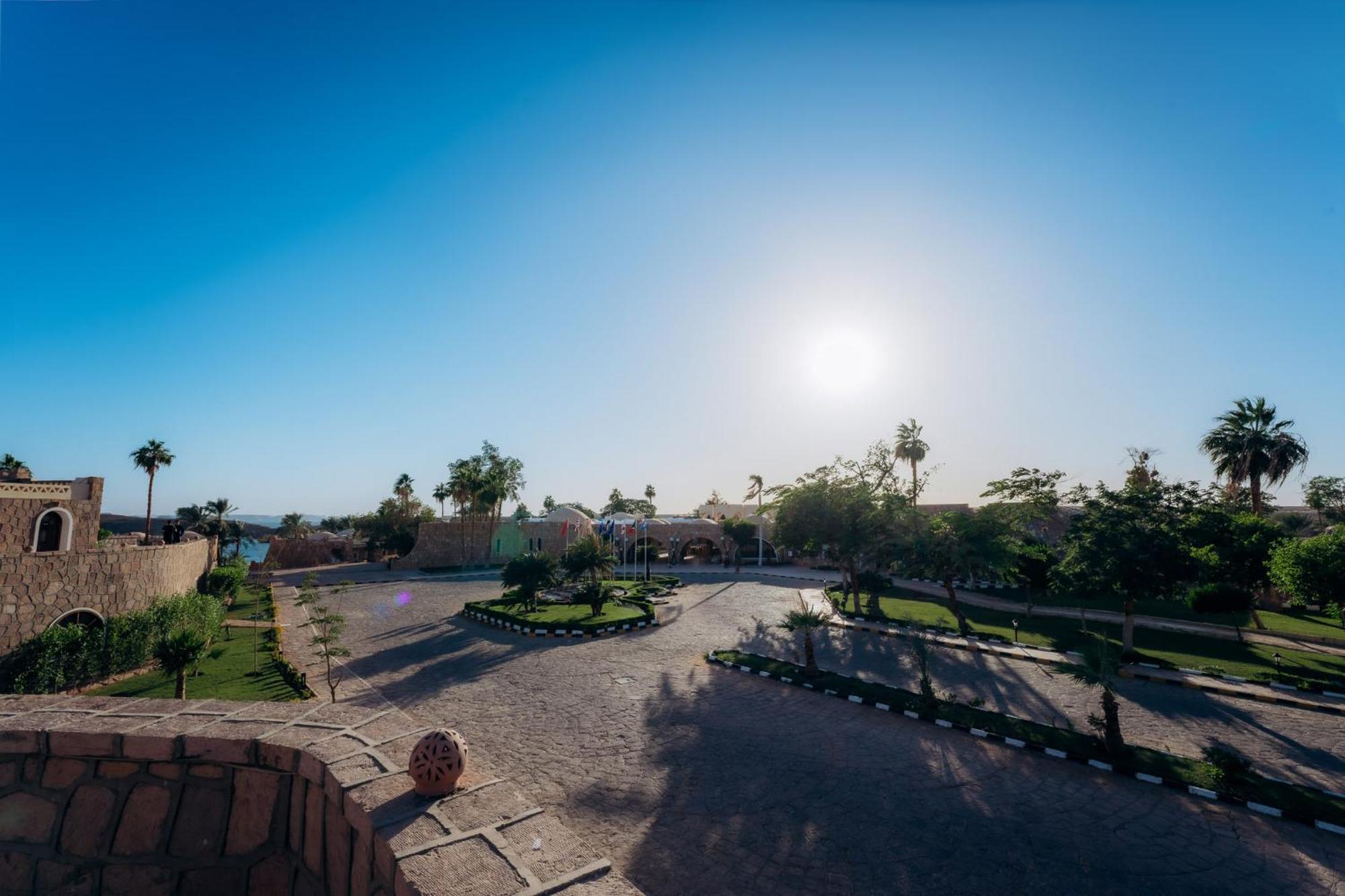 Seti Abu Simbel Lake Resort ภายนอก รูปภาพ